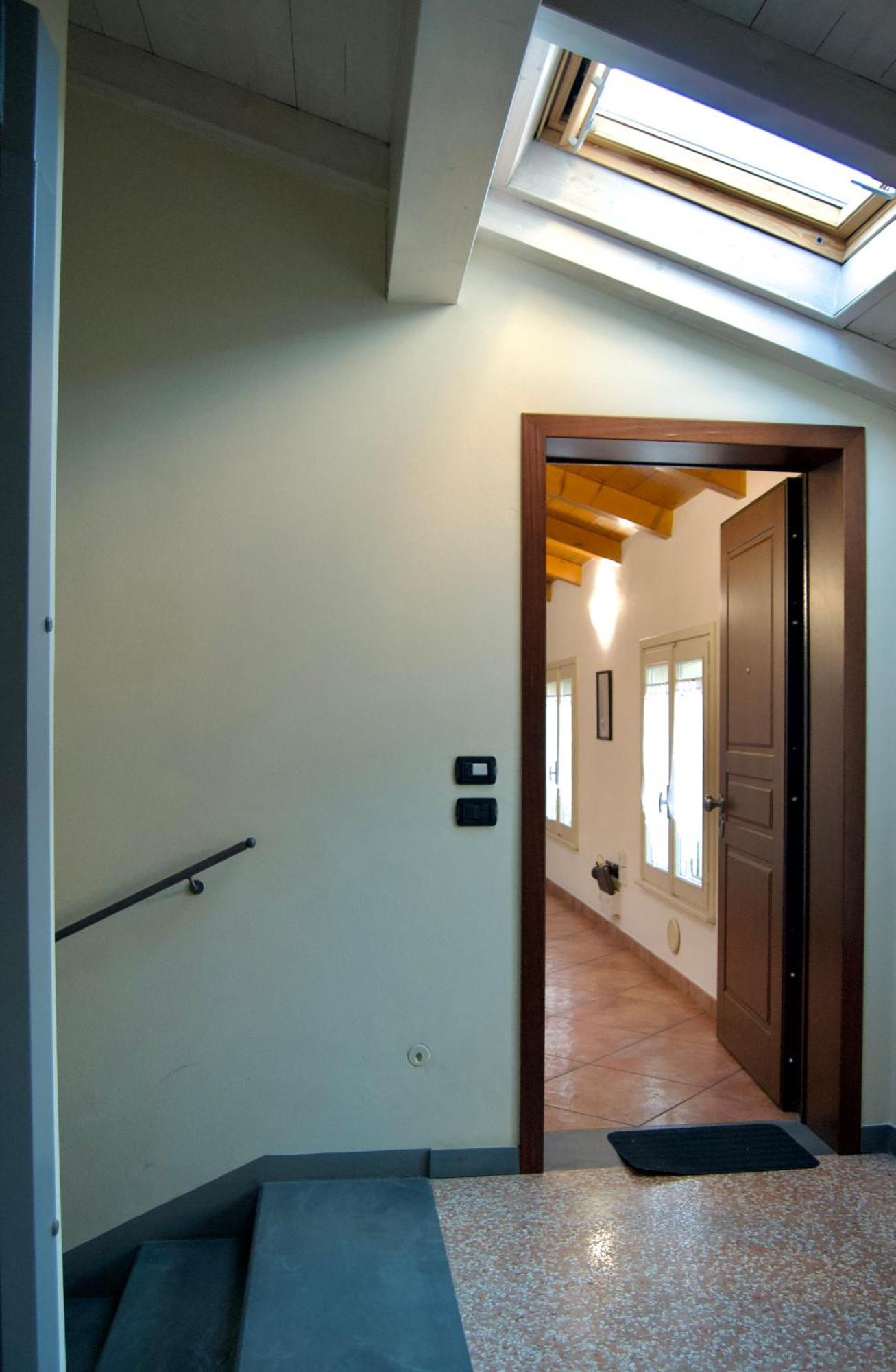 Casa Viola, Deliziosa Mansarda In Centro Storico Módena Exterior foto