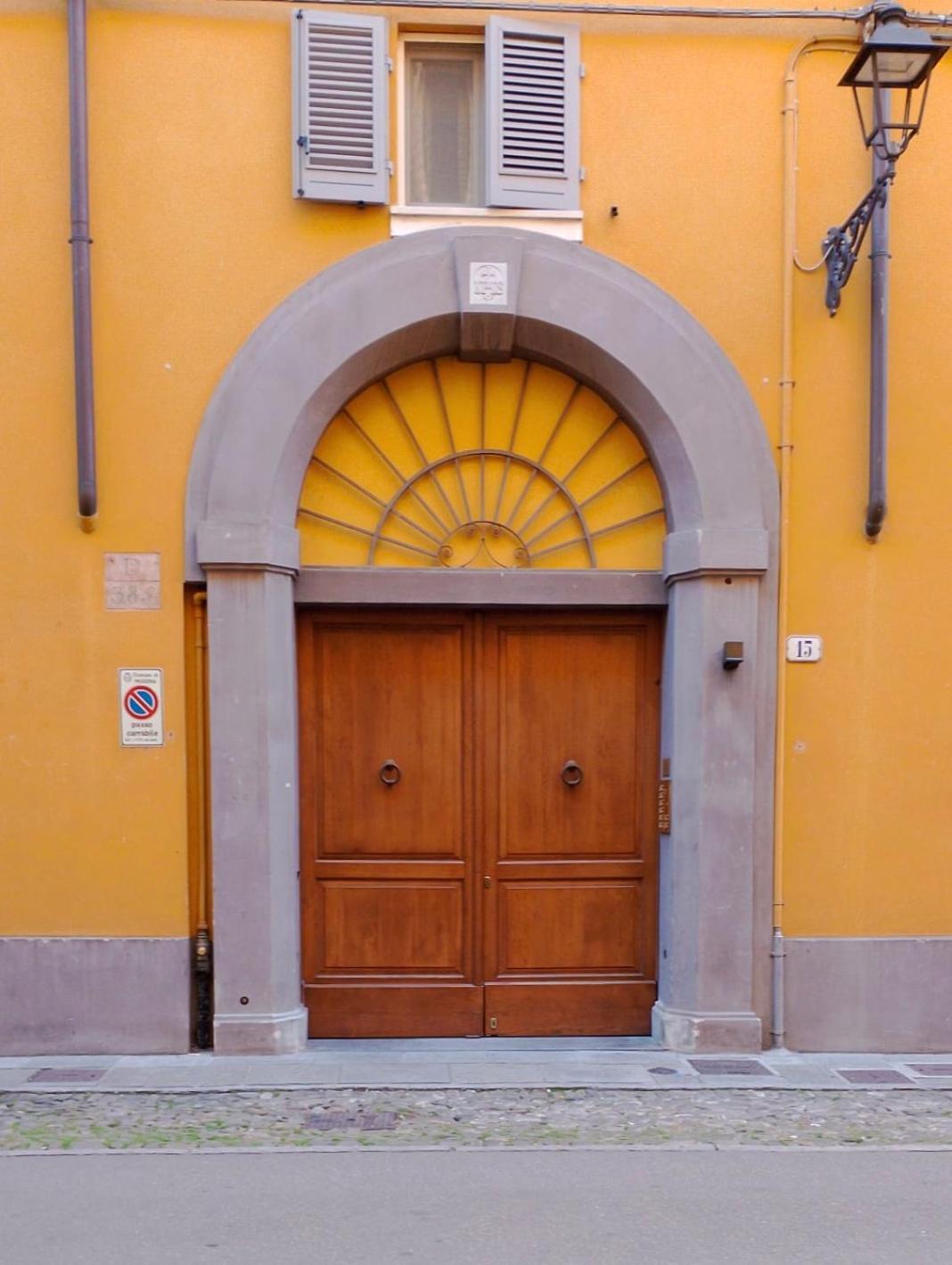Casa Viola, Deliziosa Mansarda In Centro Storico Módena Exterior foto