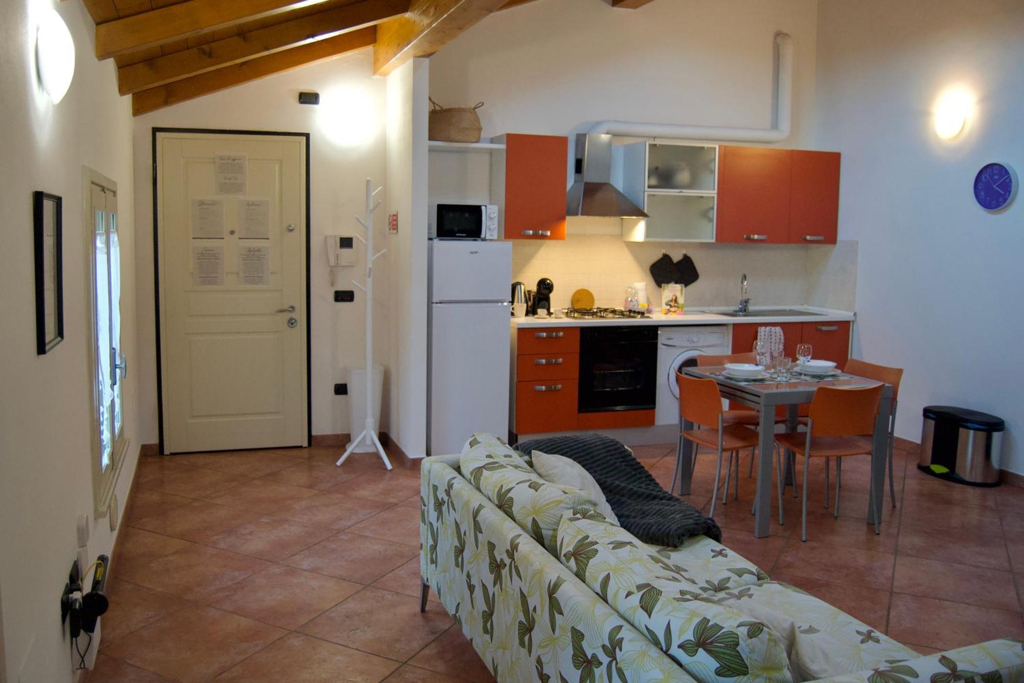 Casa Viola, Deliziosa Mansarda In Centro Storico Módena Exterior foto